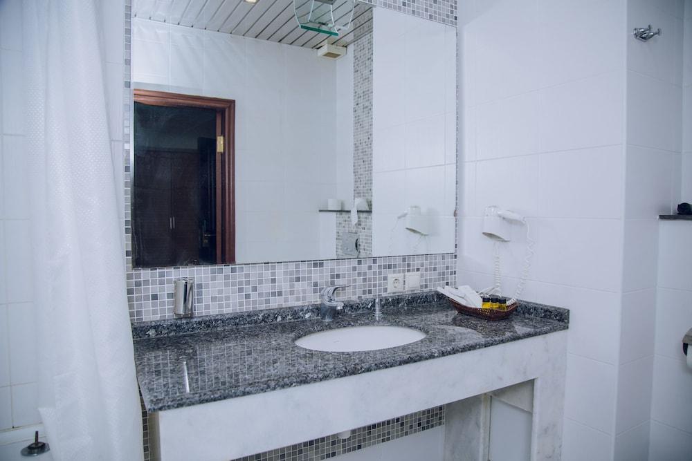 Caspian Ulduz Hotel Bakoe Buitenkant foto