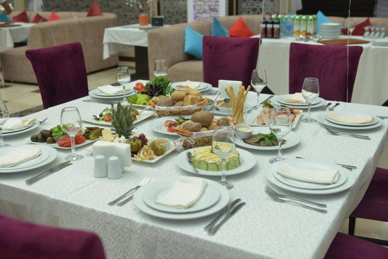 Caspian Ulduz Hotel Bakoe Buitenkant foto